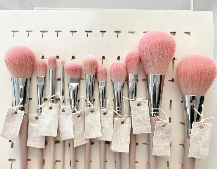 Private label makeup brush option board illustration